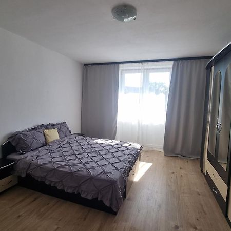 Apartament Central بيتستِ المظهر الخارجي الصورة