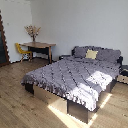 Apartament Central بيتستِ المظهر الخارجي الصورة