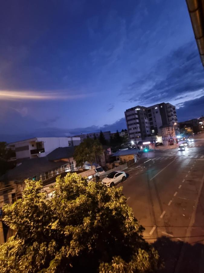 Apartament Central بيتستِ المظهر الخارجي الصورة